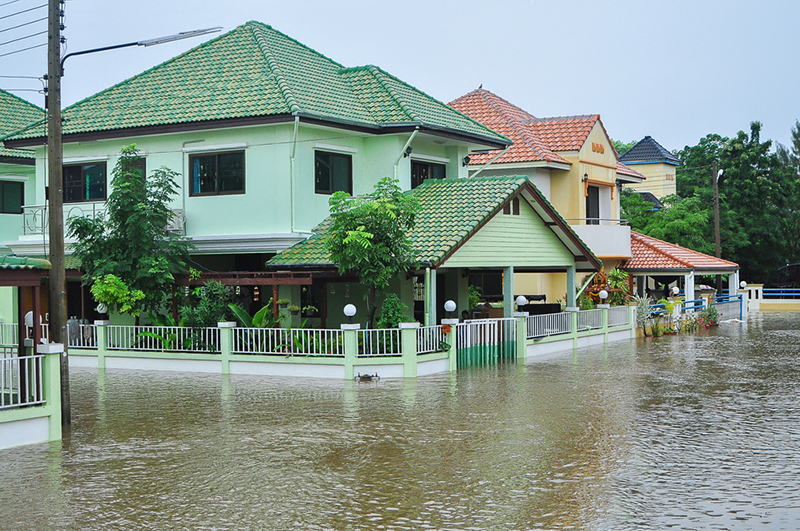 วิธีดูแลบ้านหลังน้ำท่วม จัดการอย่างไรให้บ้านสะอาด ปลอดภัย